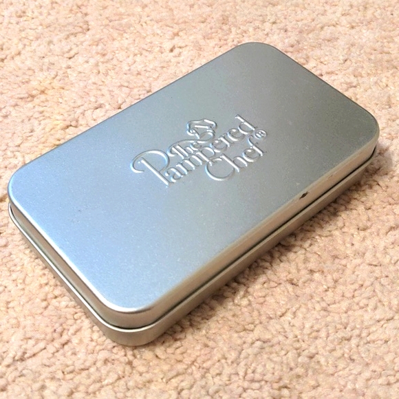 The Pampered Chef Mini Creative Cutter Set - Picture 3 of 6